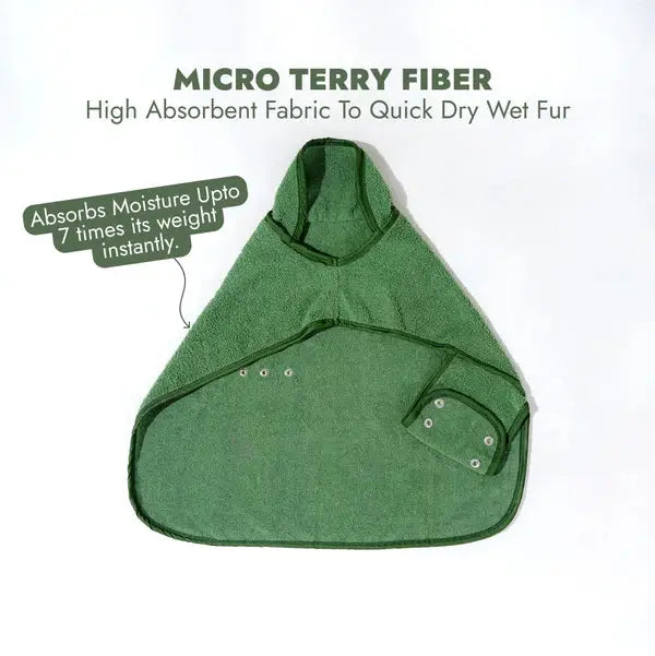 Lightweight Turbo Dry Bathrobe for Dogs in green micro terry fiber, super absorbent and quick-drying for wet fur after baths.
