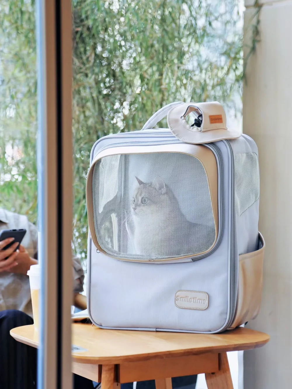 Smart Pack Pro cat backpack with front roller blinds open for visibility
