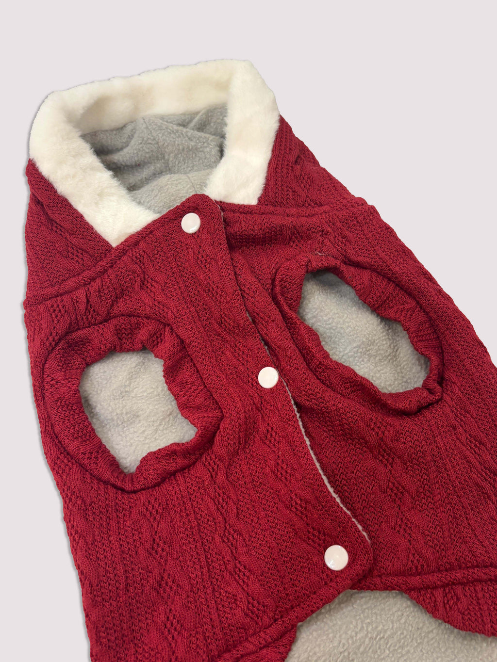 Red cable knit dog sweater with bow design  