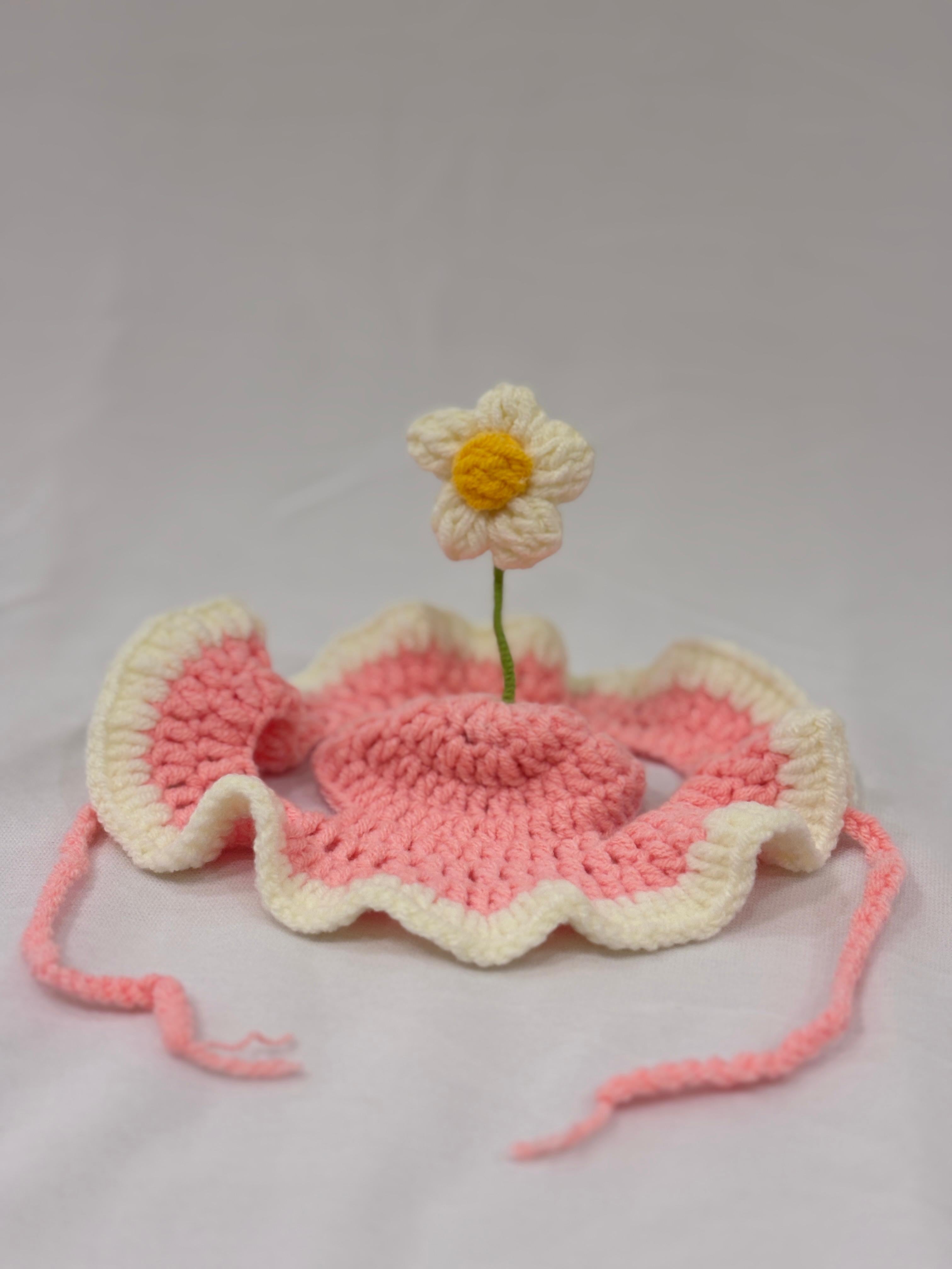 Pink crochet pet cap with 3D daisy flower  